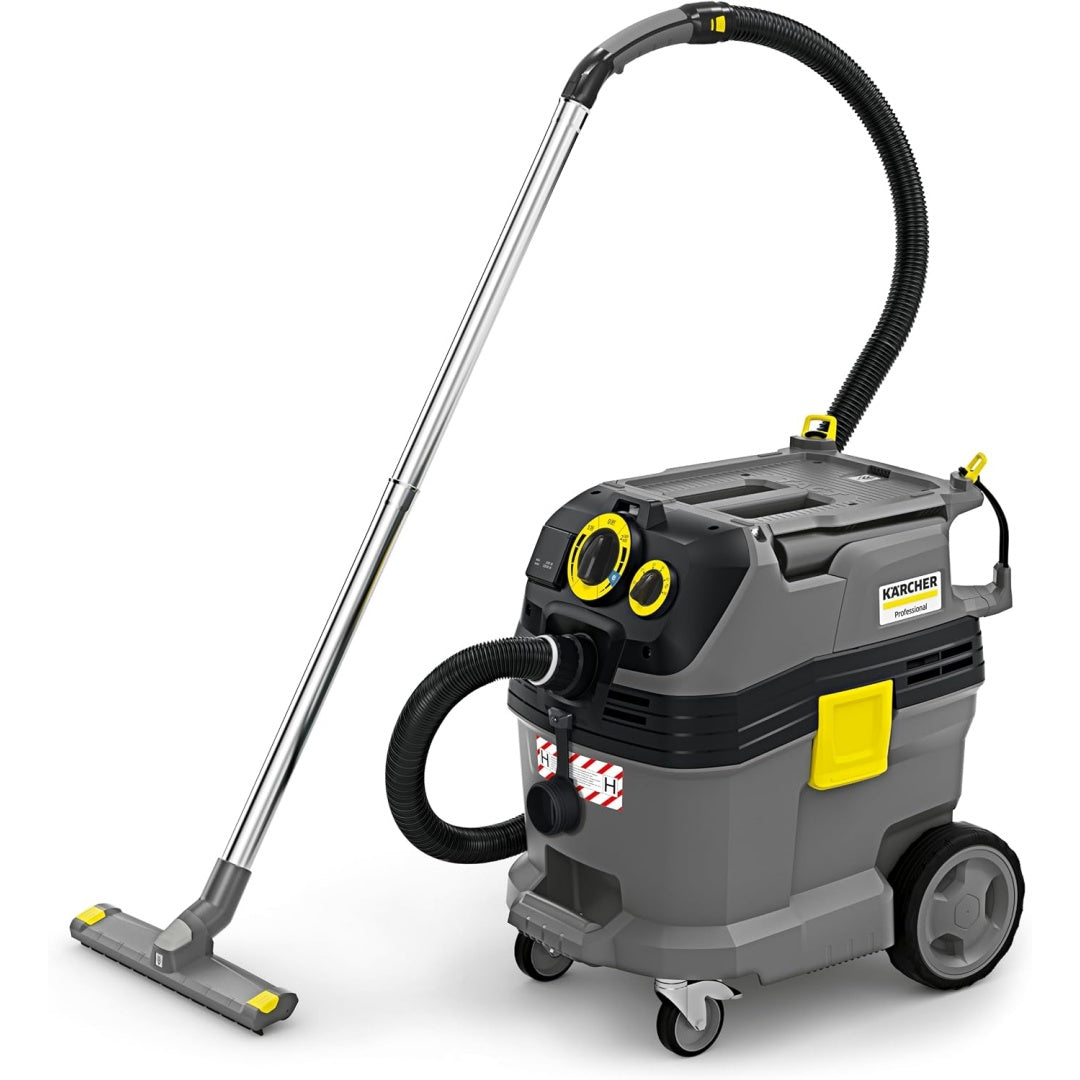 Aspirateur eau et poussiere avec l'entretien des surfaces de l'atelier, coloris gris et noir